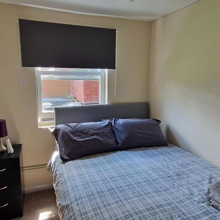 Maidstone Heights III - 1 Bedroom In Maidstone! エクステリア 写真