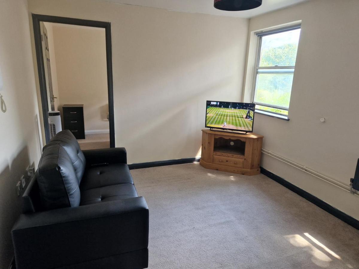 Maidstone Heights III - 1 Bedroom In Maidstone! エクステリア 写真