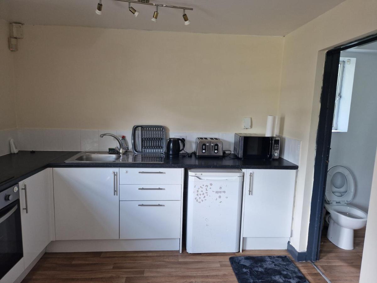 Maidstone Heights III - 1 Bedroom In Maidstone! エクステリア 写真